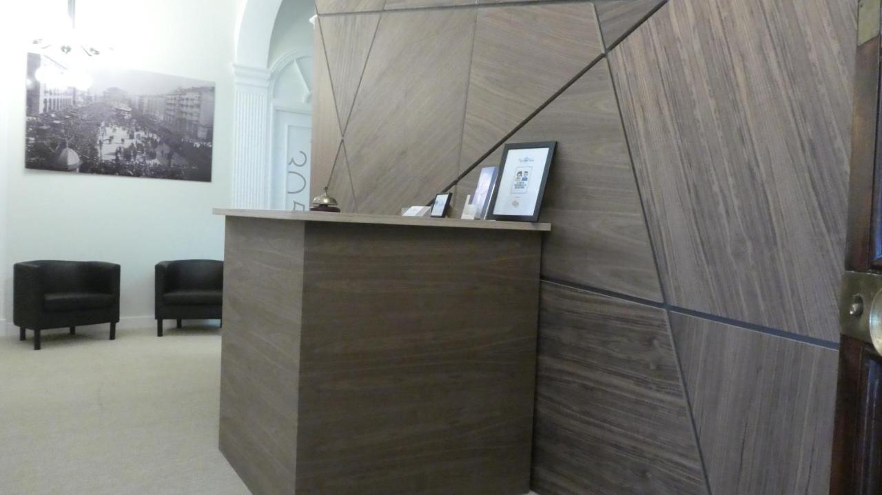 Plaza Pombo - Bed and breakfast Santander